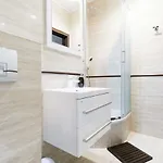 P&o Serviced Fabryczna Apartman Varsó