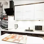 P&o Serviced Fabryczna Apartman Varsó