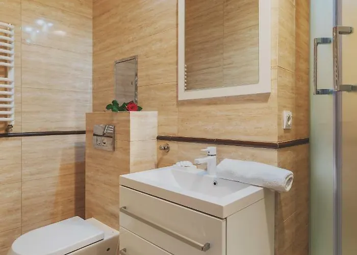 P&o Serviced Fabryczna Apartamento