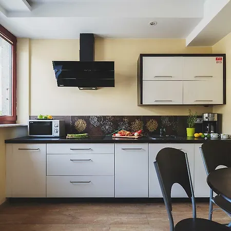 P&O Serviced Apartments Fabryczna Apartment *