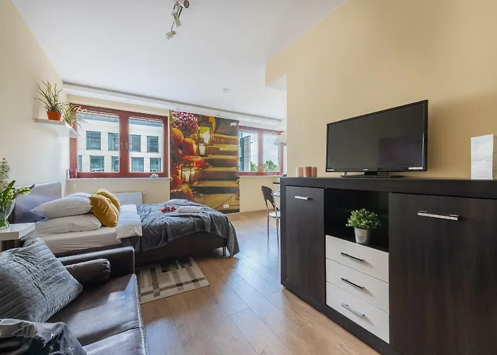 P&o Serviced Fabryczna